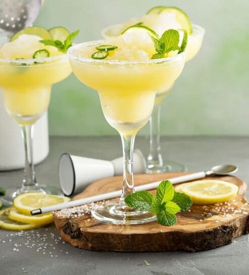 Small Creative High-Footed Glass Roostertail Margarita & Champagne Glass