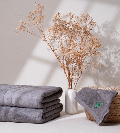 Smoke Grey Bamboo and Cotton Solid 600 GSM Bath Towel (1 Pc)