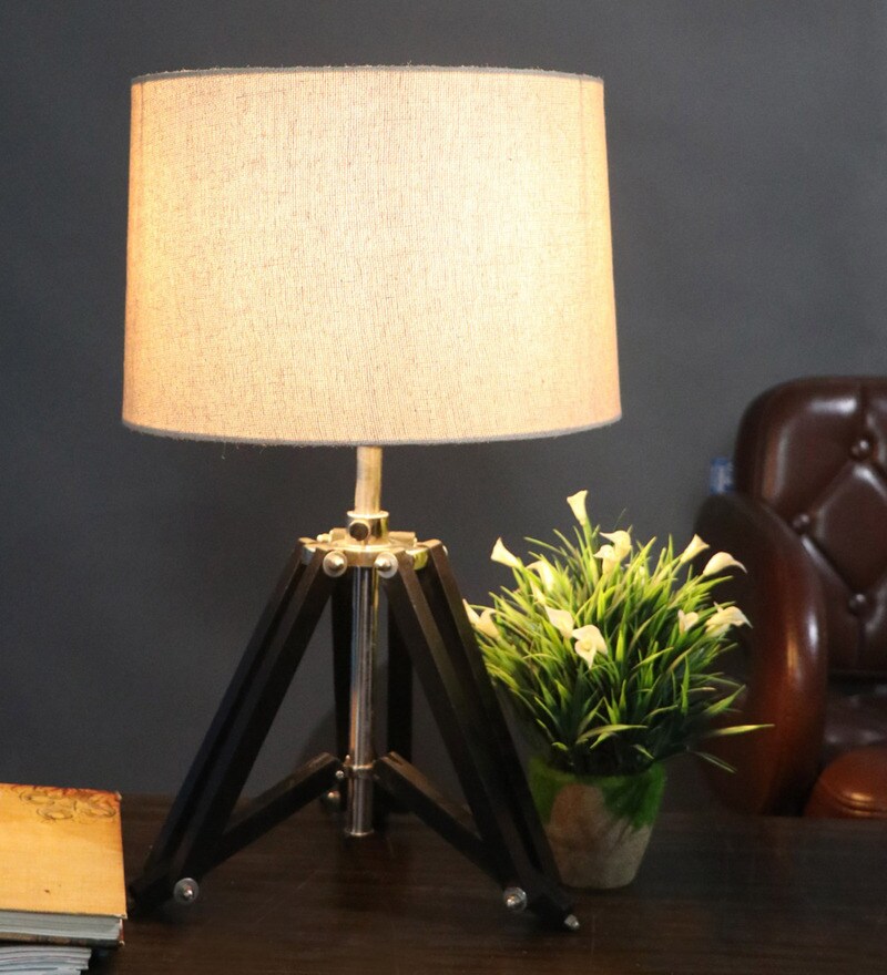 tripod small lamp