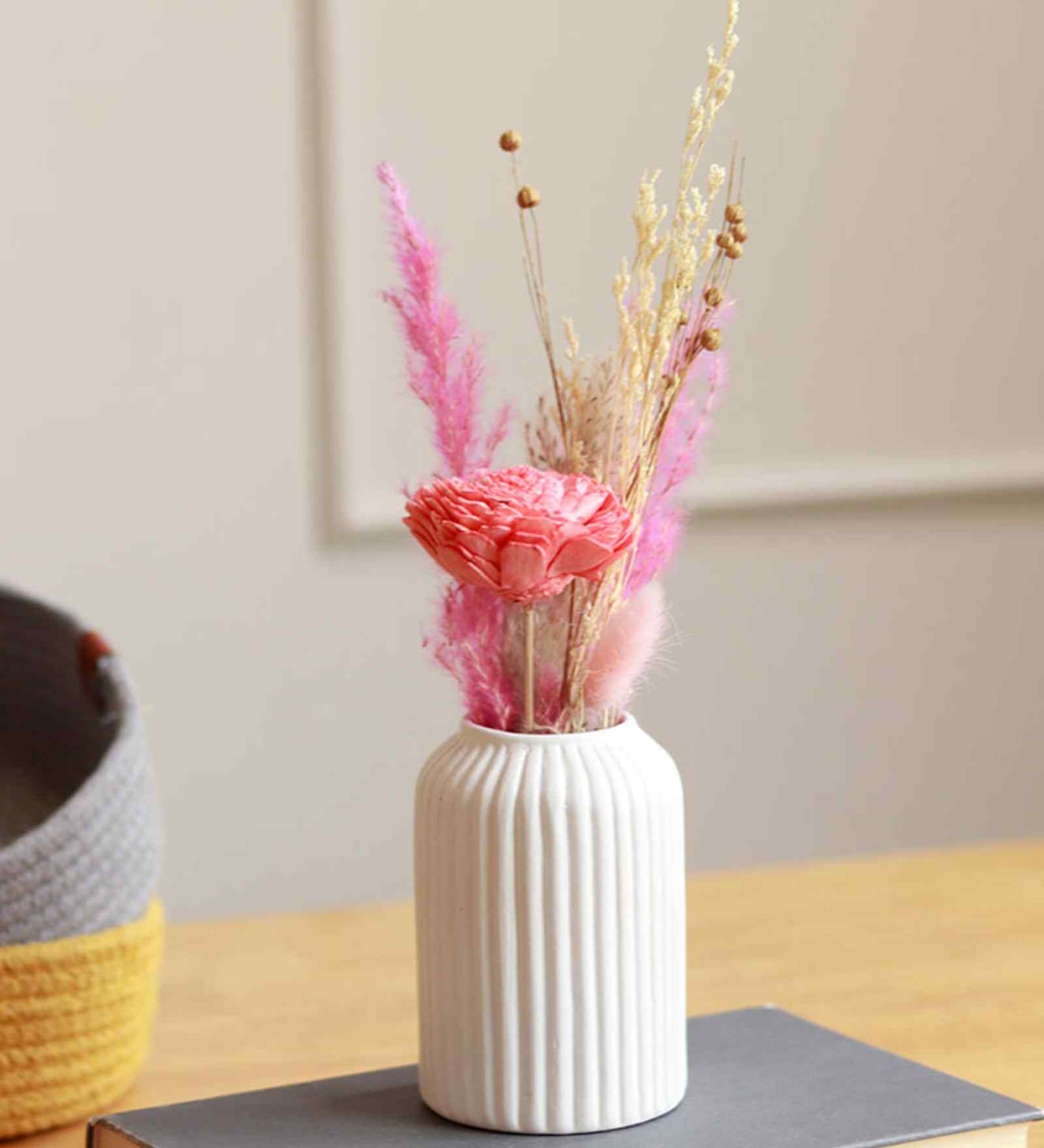 Snow White Vase With Aroma Bunch