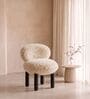 Sneuglo Plush Lounge Chair In Cream Colour