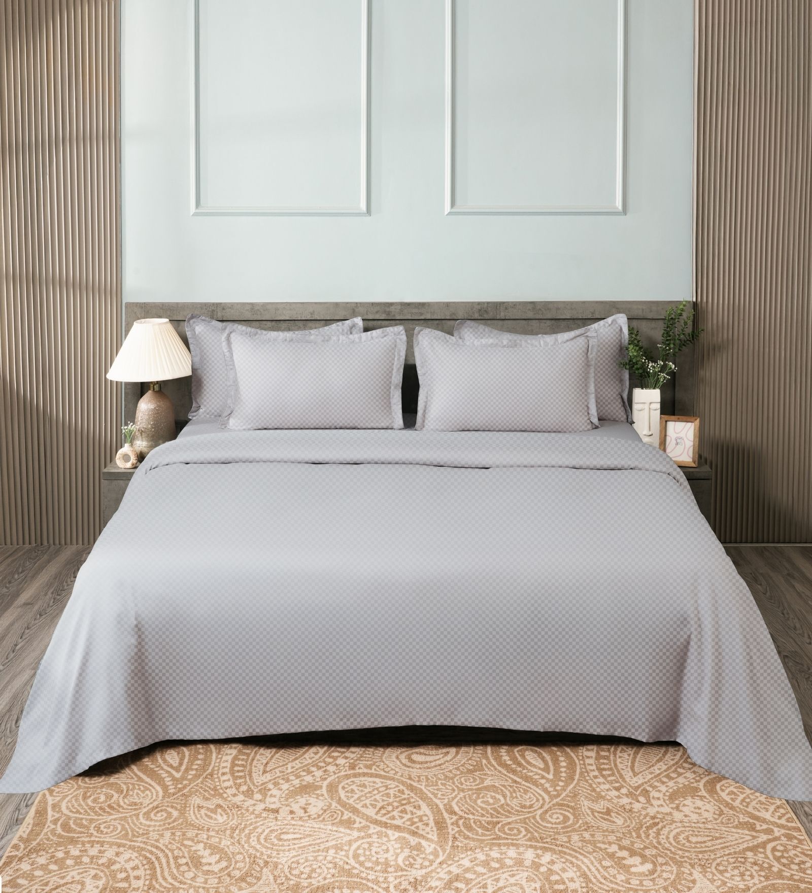 Grey 300TC 100% Cotton Flat Chekered Super King Bedsheet with 2 Pillow Covers