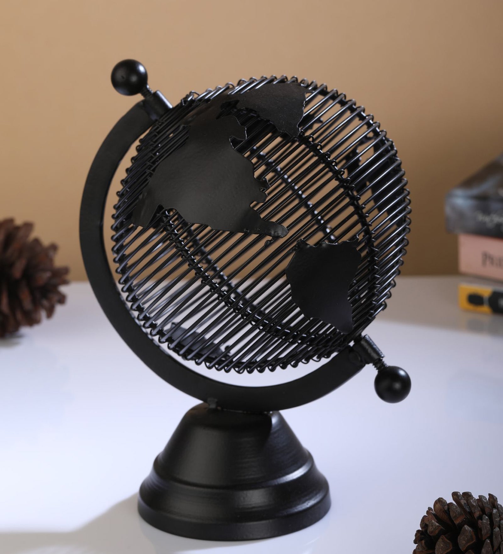 Solidarity Black Krios Aluminium Globe Stand