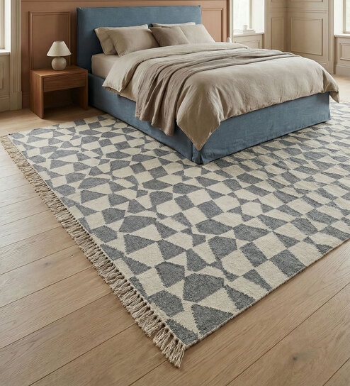 Soft Geometric Rug 5X8 ft| White & Wisteria Carpet Dhurrie