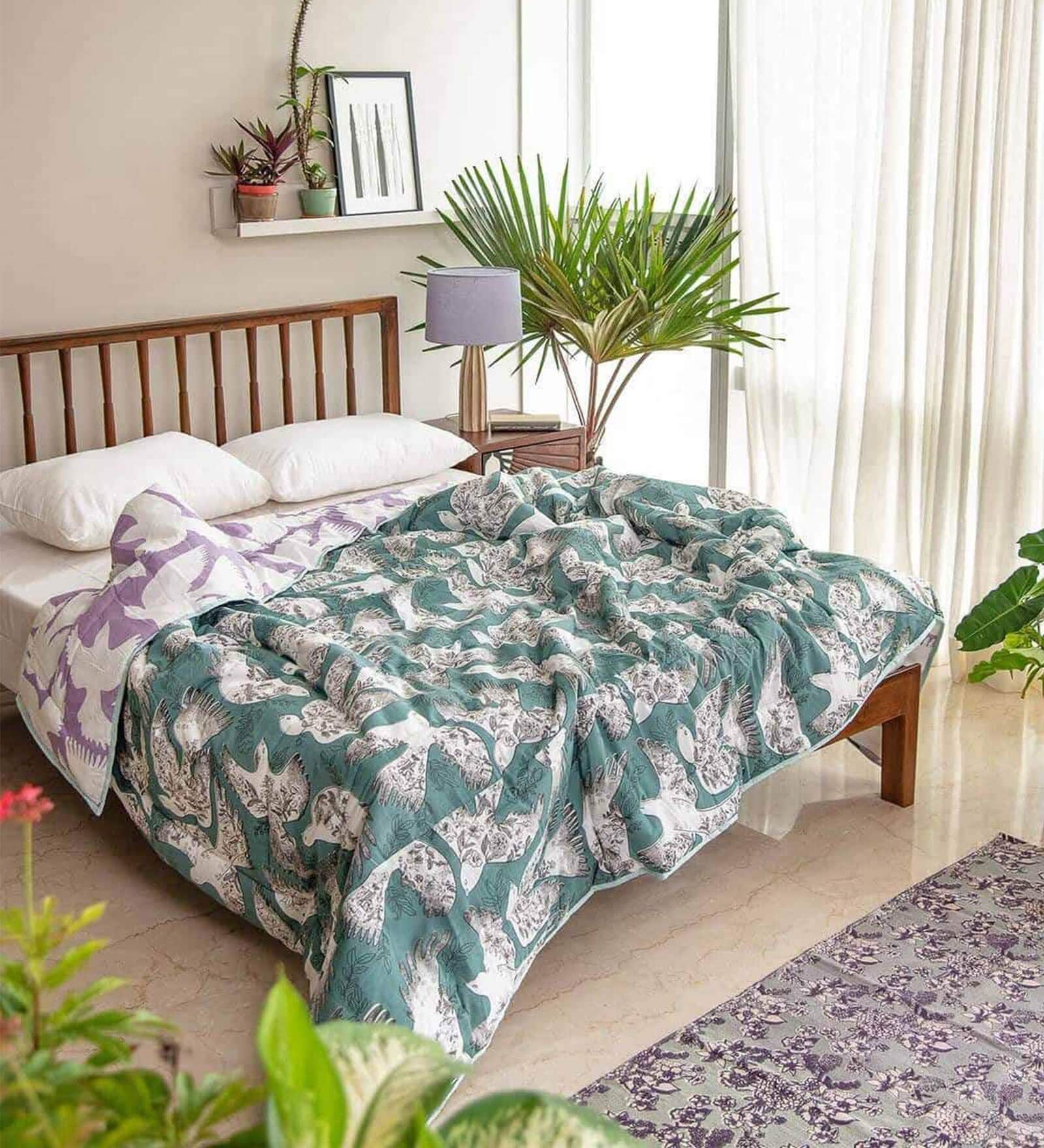 Spindle Teak Wood Queen Size Bed in Natural Finish