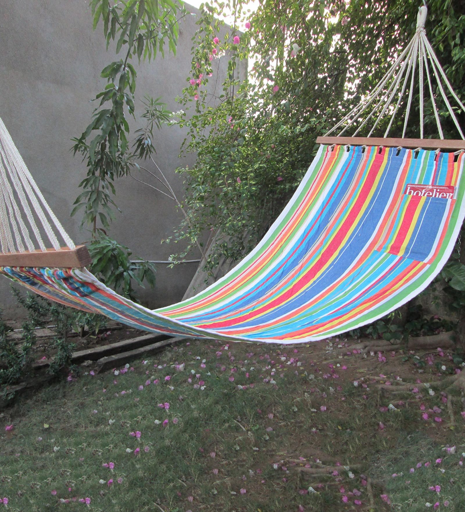 Spreader Fabric Hammock in Multi with 4 Chairs