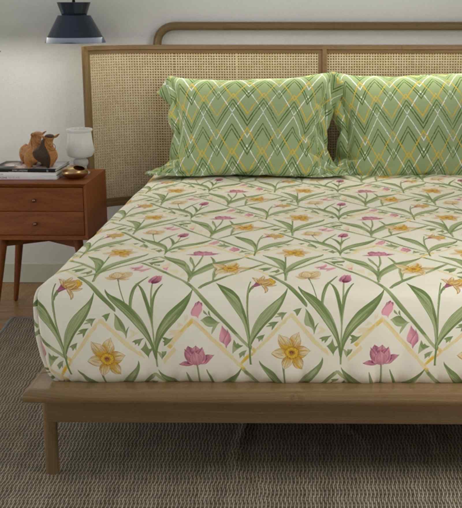 Spring Sage Green Floral 144 Tc Cotton King Bedsheet With 2 Pillow Covers