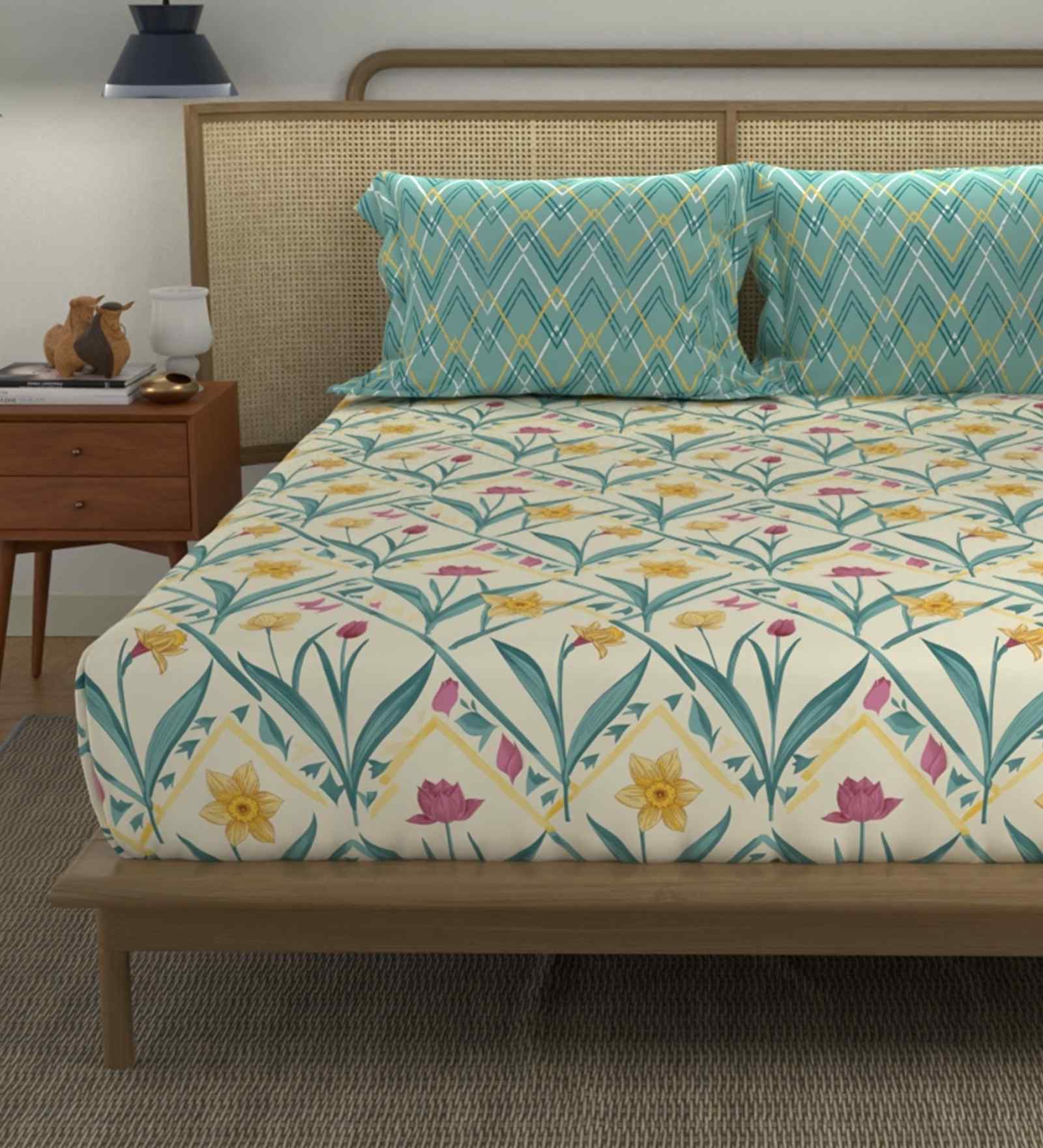 Spring Turquoise Floral 144 Tc Cotton Double Bedsheet With 2 Pillow Covers