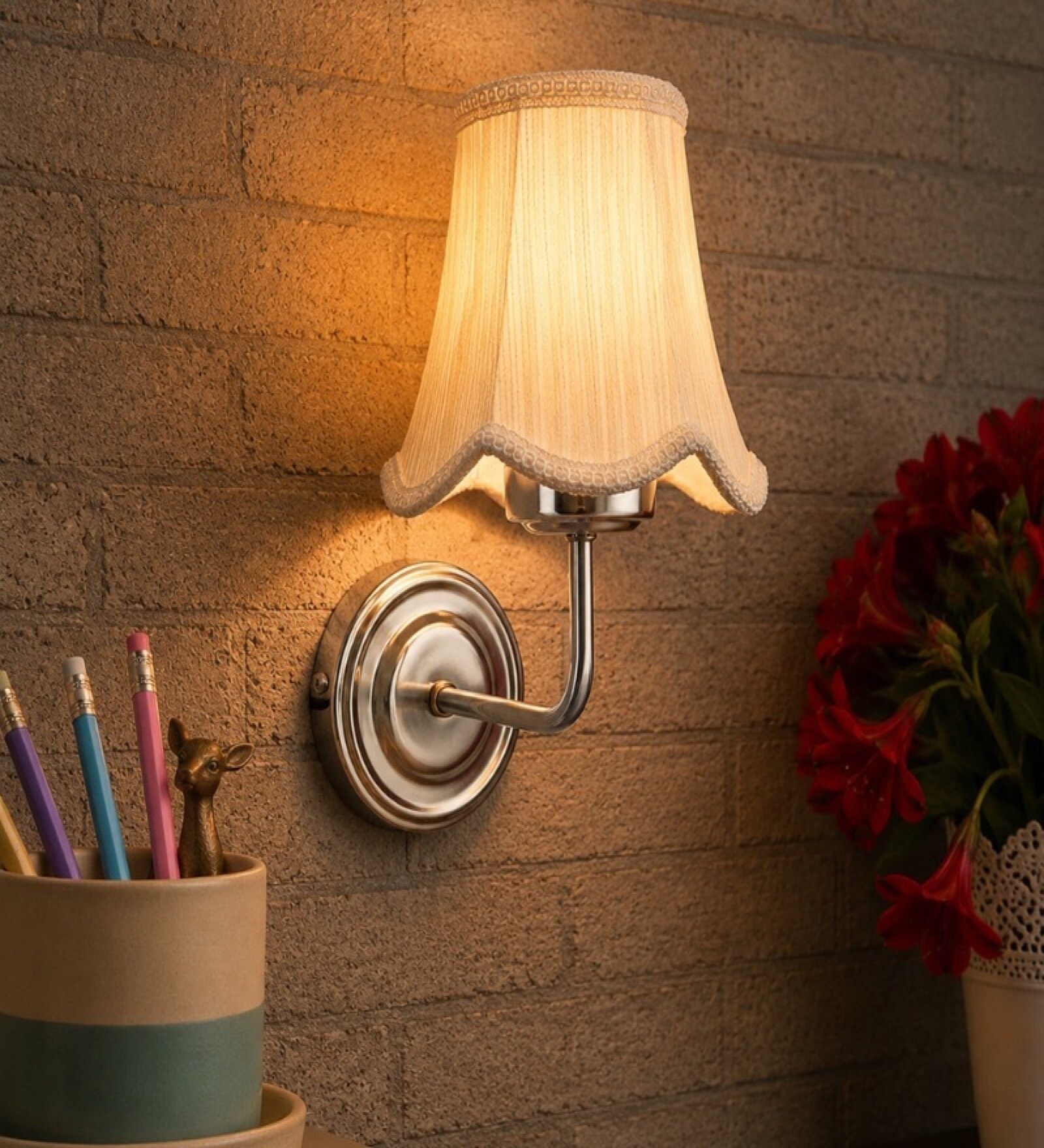Steel Cotton Wall Mounted Light with Off-White Shade