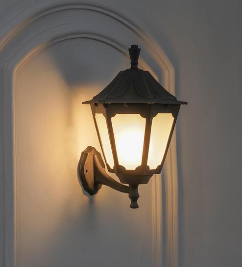 Stratford Die-Cast Aluminium Outdoor Wall Light (Black)