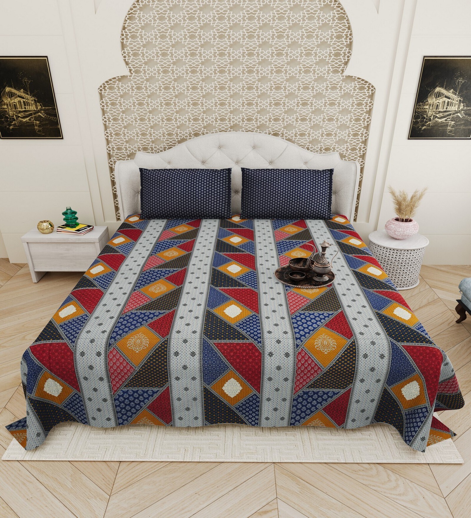 Blue Traditional print 144 TC Cotton King Size  Bedsheet With 2 Pillow Cover