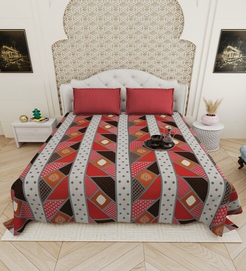 Maroon Traditional print 144 TC Cotton King Size  Bedsheet With 2 Pillow Cover