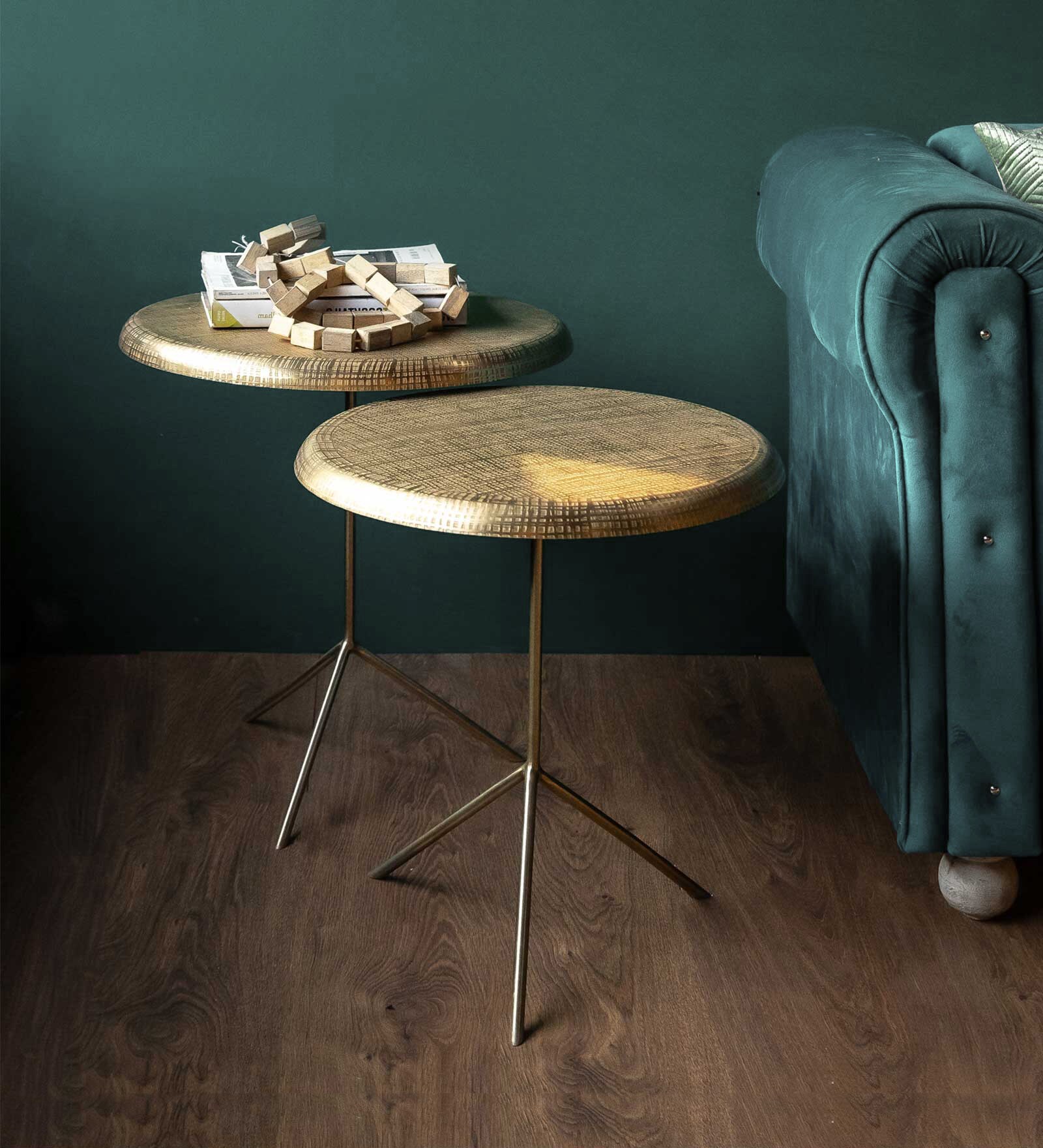 Tabby Metal Side Table in Shiny Gold Finish (Set of 2)