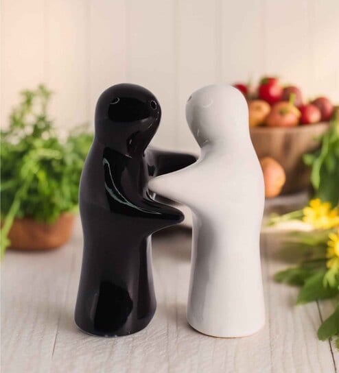 Tasteful Twins Black & White Ceramic (Set of 2) Salt & Pepper Shaker