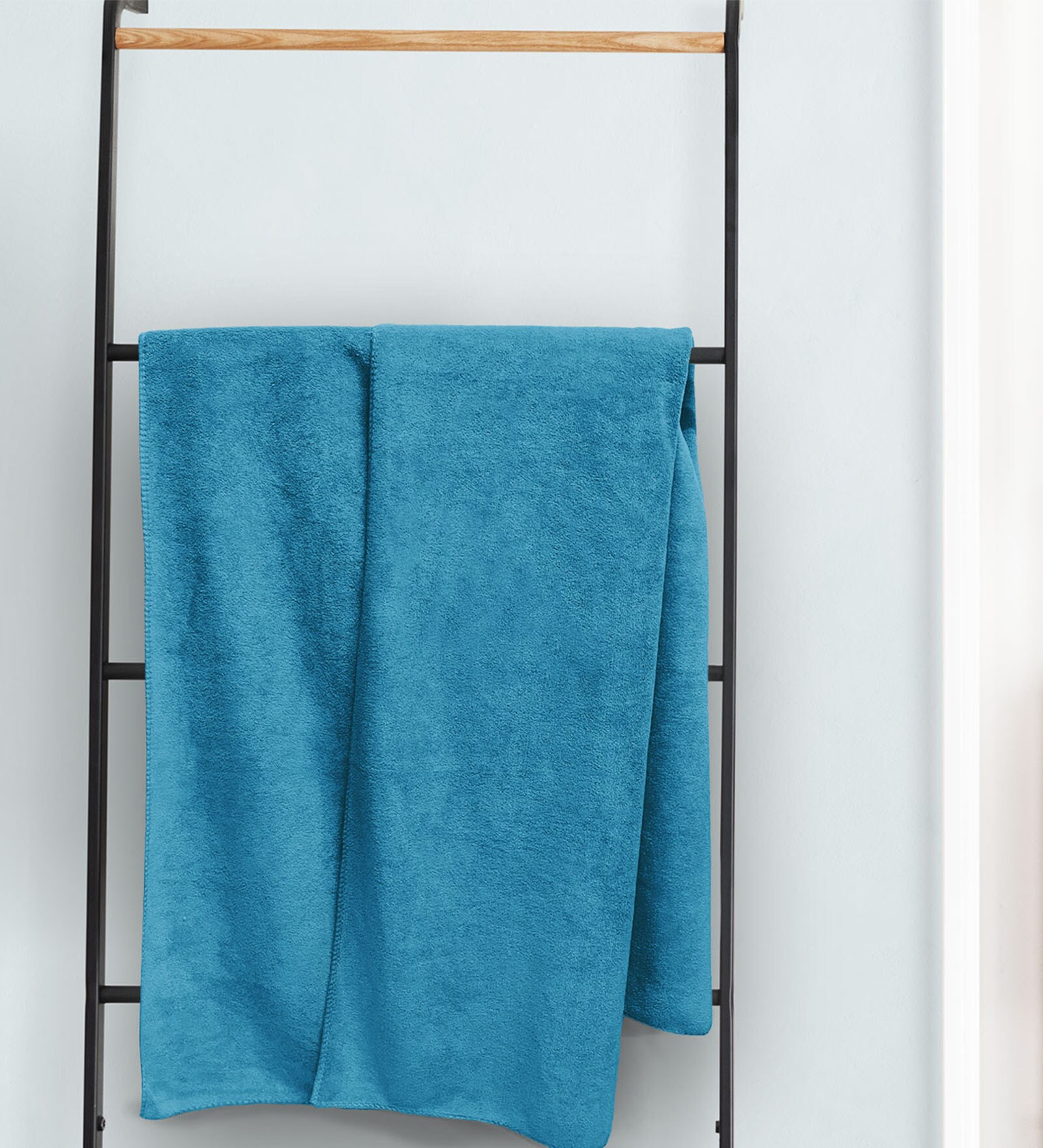 Teal Microfiber Solid 450 GSM Bath Towel