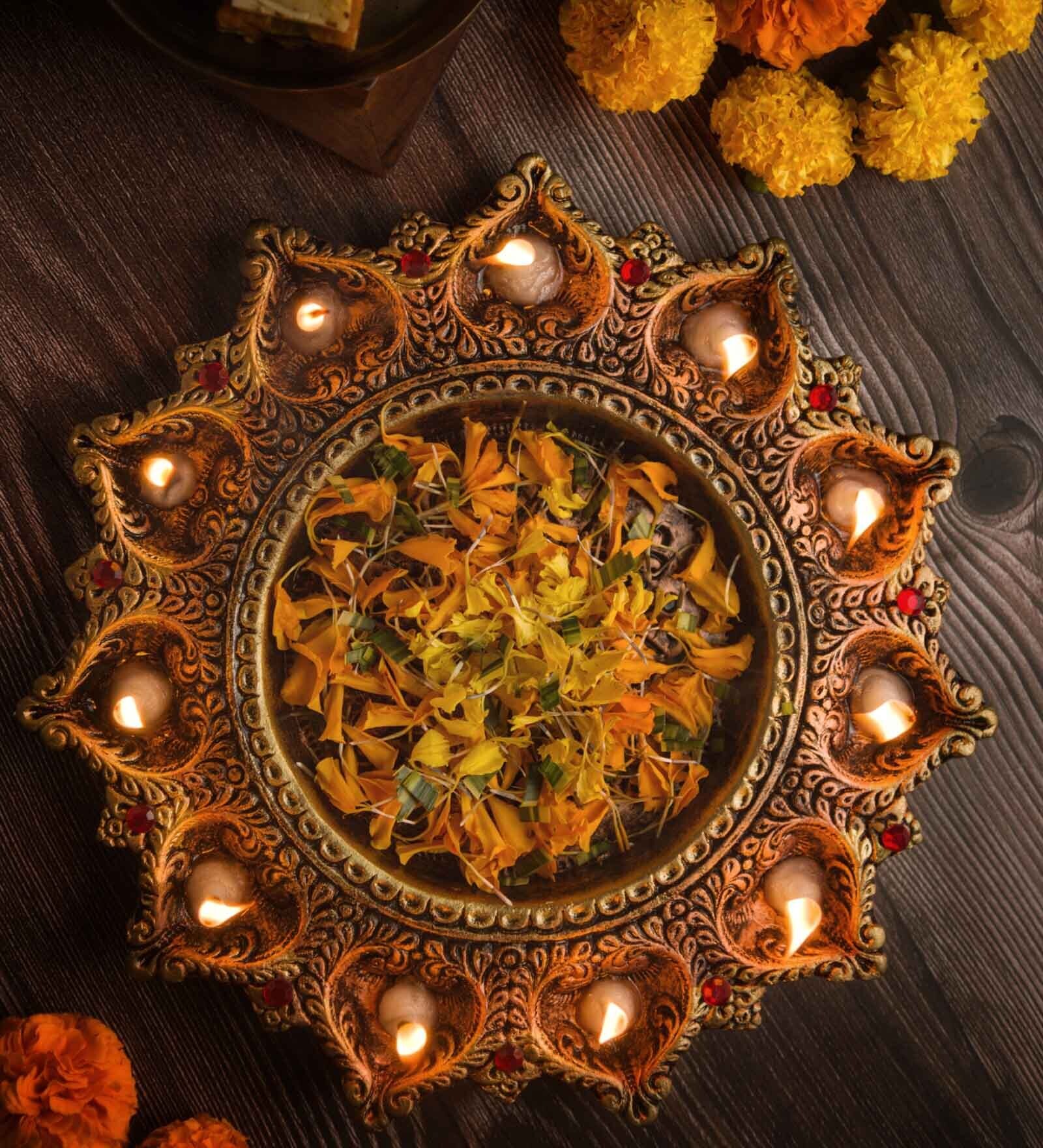 Traditional Terracotta 11 Diya Plate (Gold)