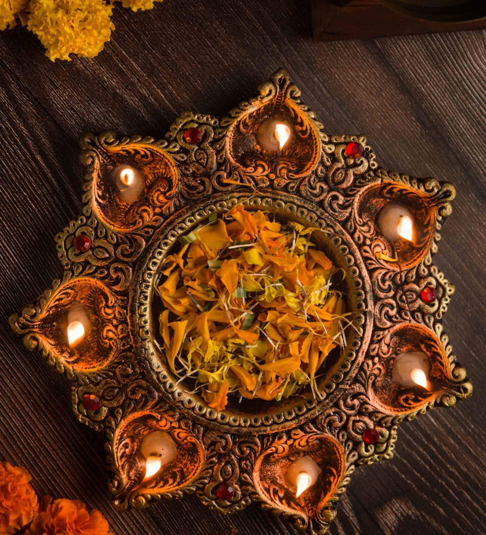 Traditional Terracotta 7 Diya Plate (Gold)