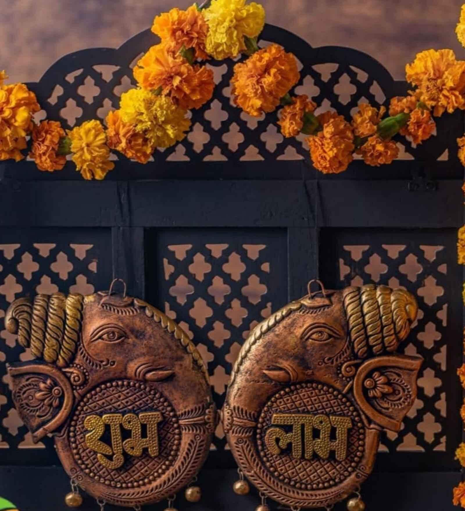Shubh Labh Trunk Terracotta Decor (Gold)