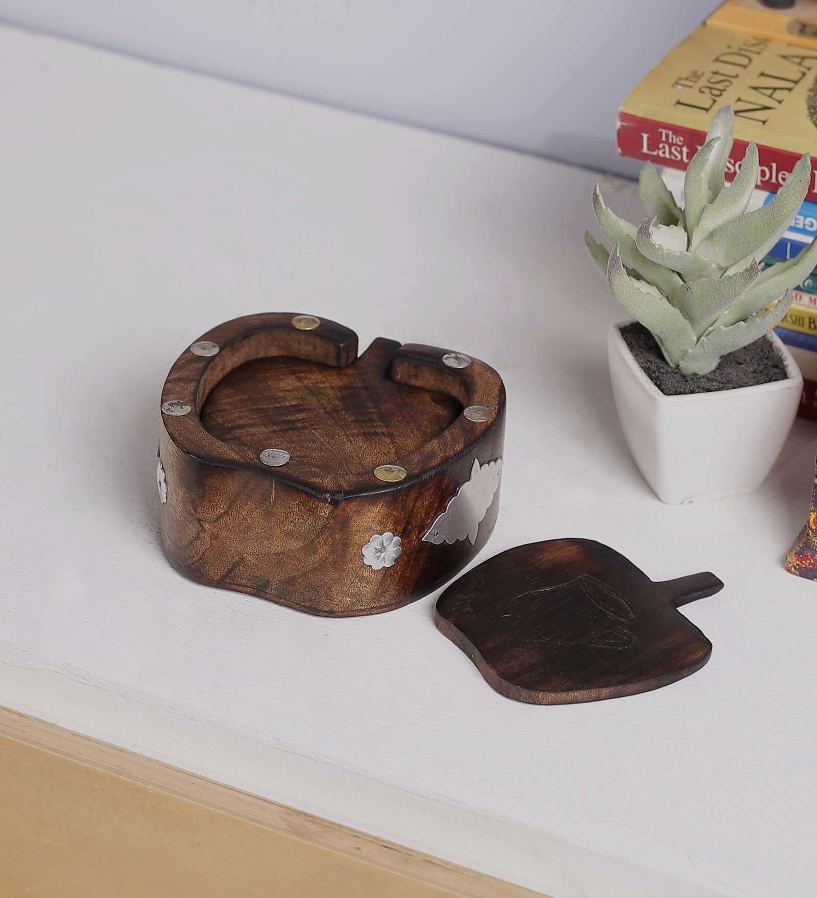 Brown Jodhpuri Mango & Mdf Apple Shape Coasters