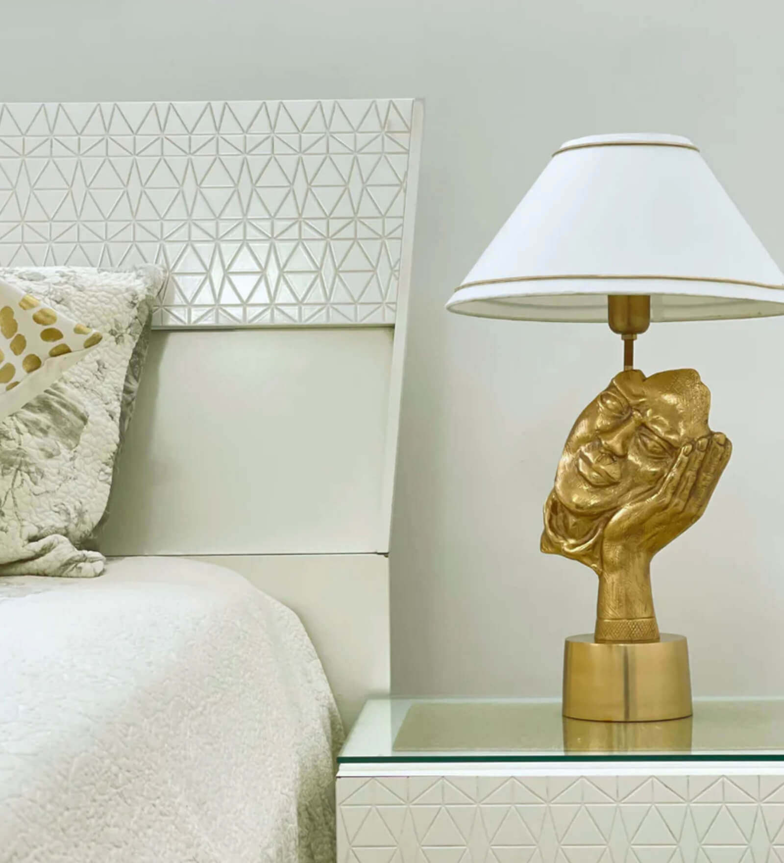 Antique Brass Finish Metal Design Peace The Face Table Lamp