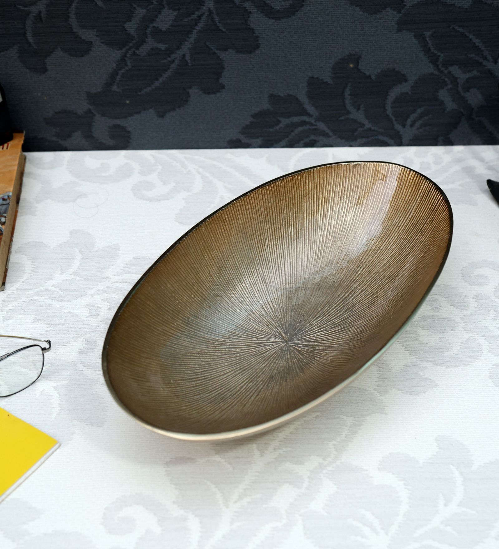 The shining Gold Serving Basket