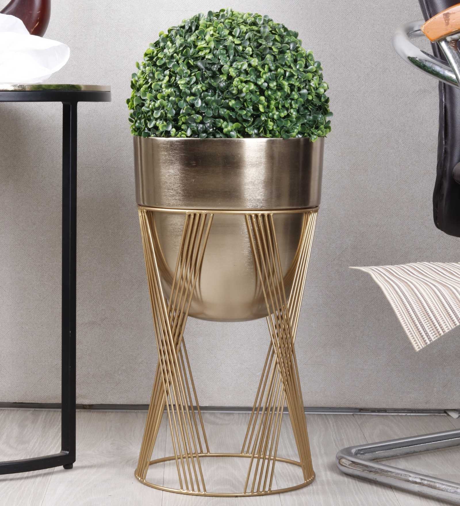 Topha Gold Metal Planter (Bgold) Topha Gold Metal Planter (Bgold)