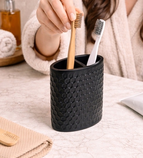Black Plastic Diamond Cut Toothbrush Holder