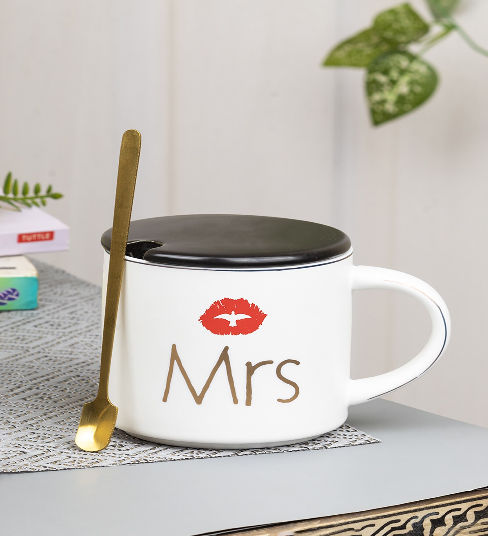 Travel Mrs. Mug 420 Ml White Ceramic Coffee Mug