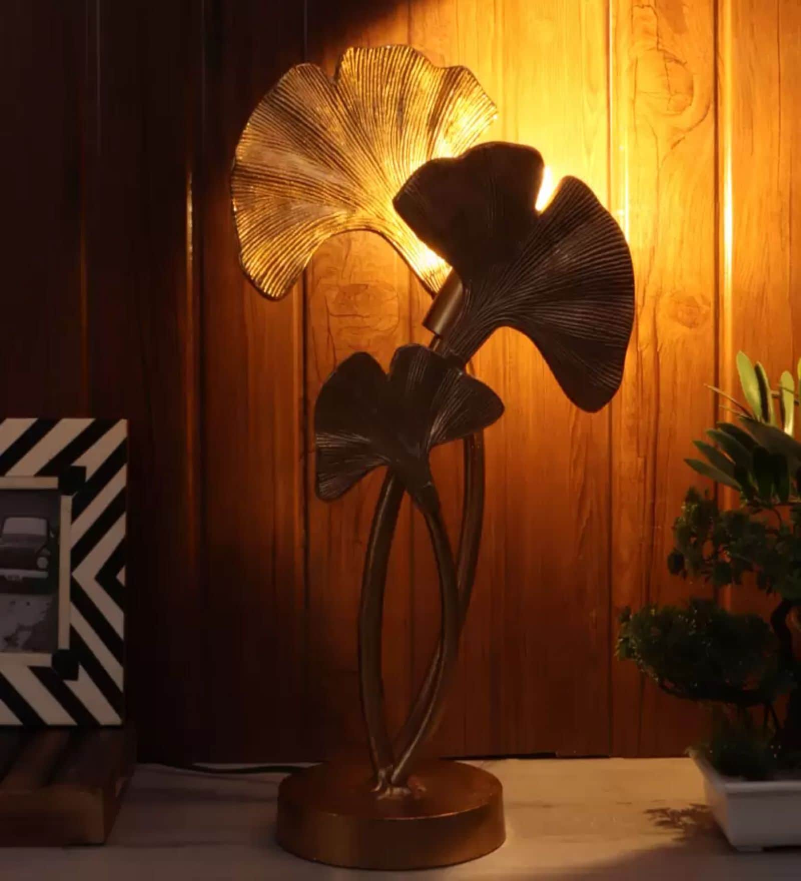 Trinity Gold Leaves Table Lamp