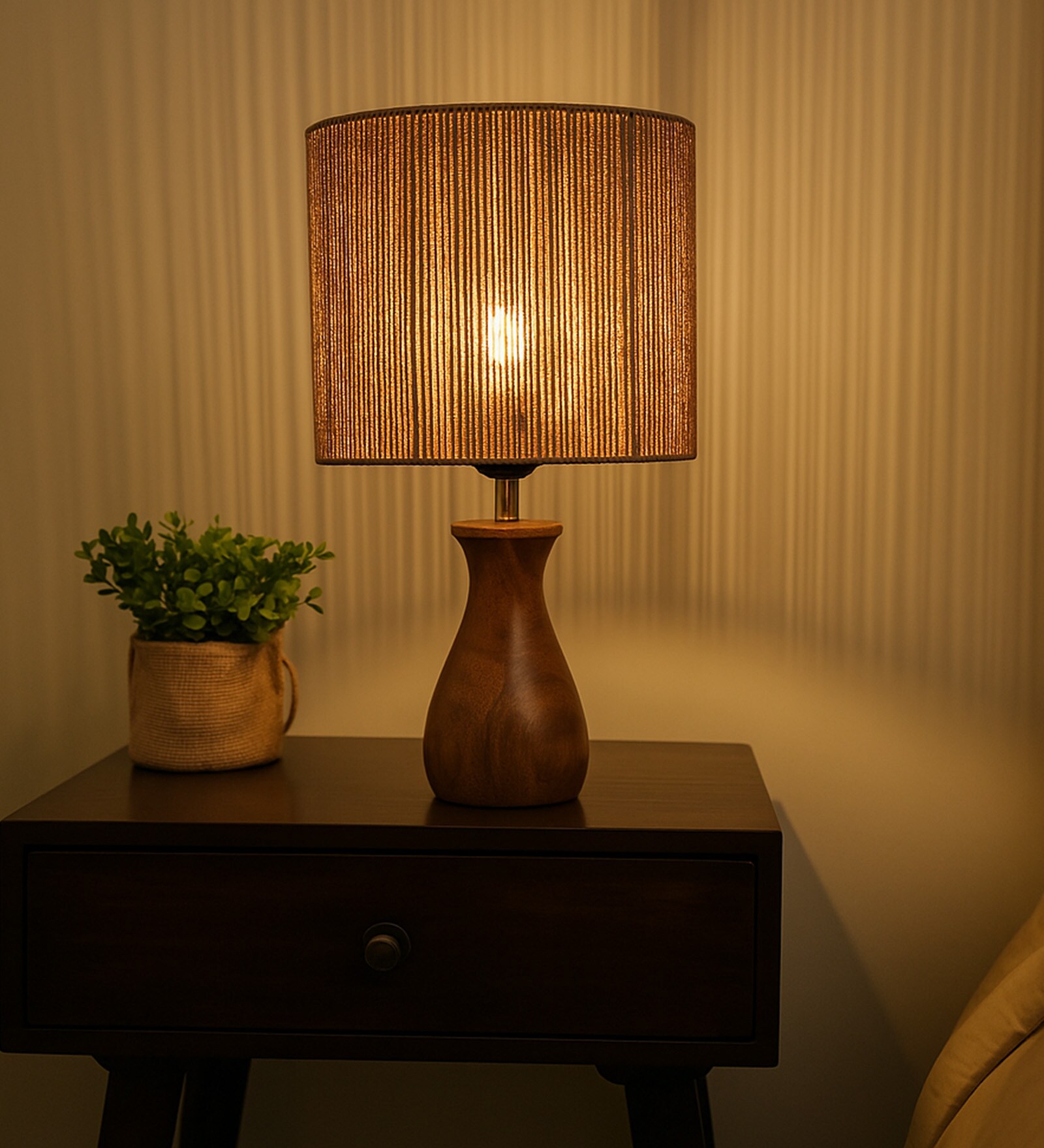 Twisted Raffia Lamp