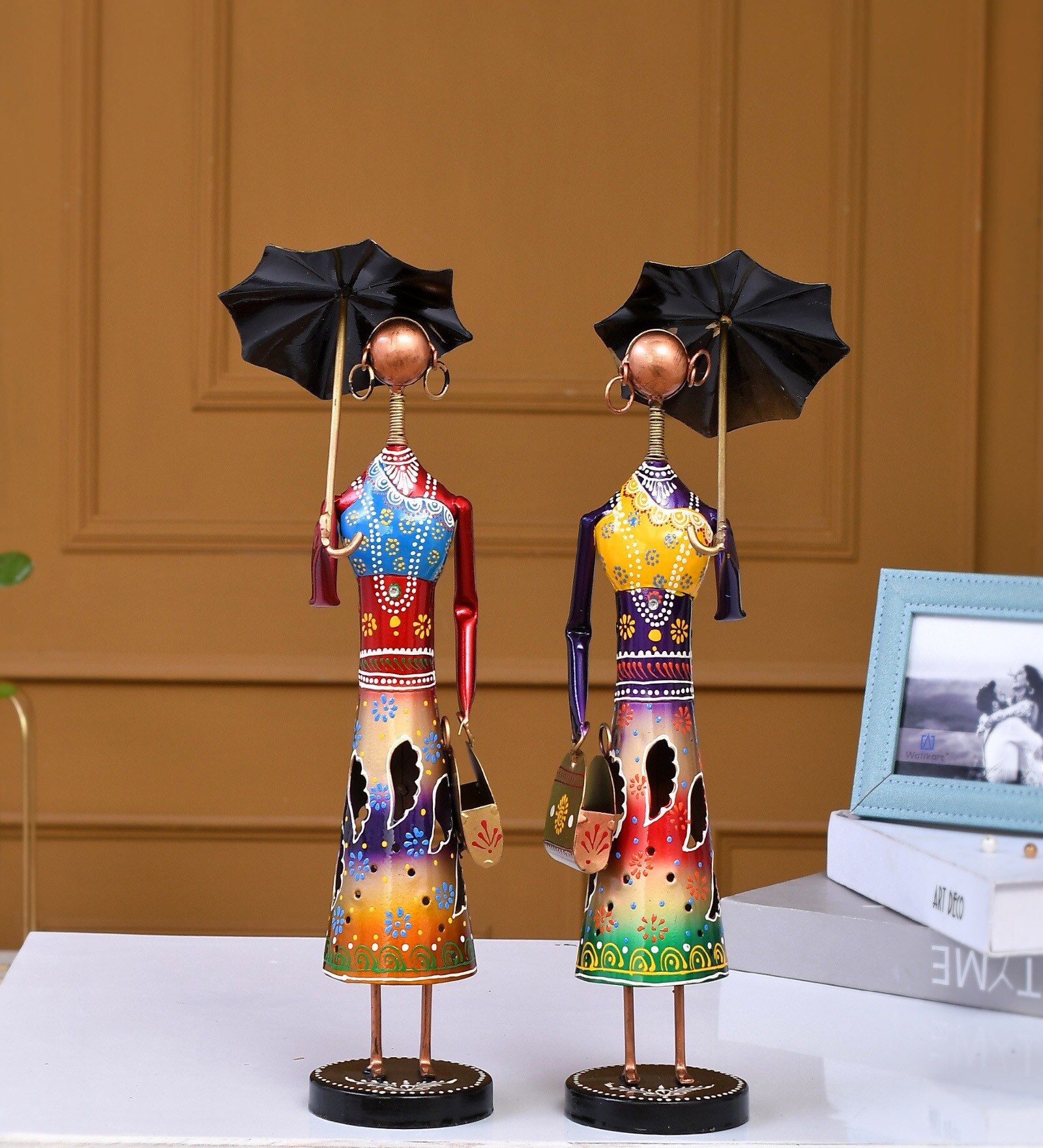 Multicolor Metal Umbrella Dolls Musicians Decorative Showpiece Set Of 2