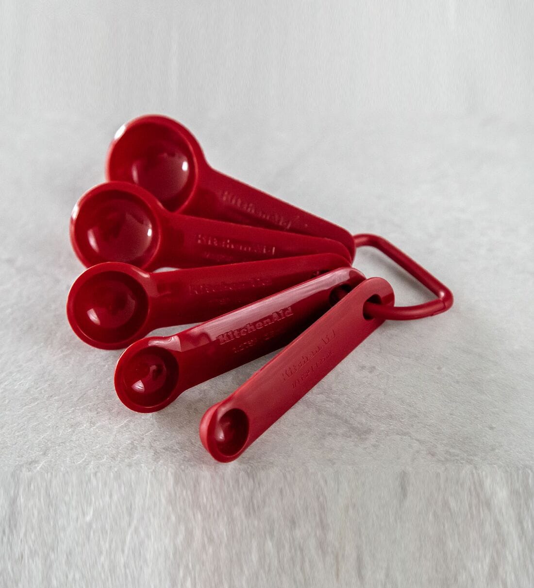 https://ii1.pepperfry.com/media/catalog/product/u/n/1100x1210/universal-red-polypropylene-spoon-set-universal-red-polypropylene-spoon-set-w8kgvr.jpg