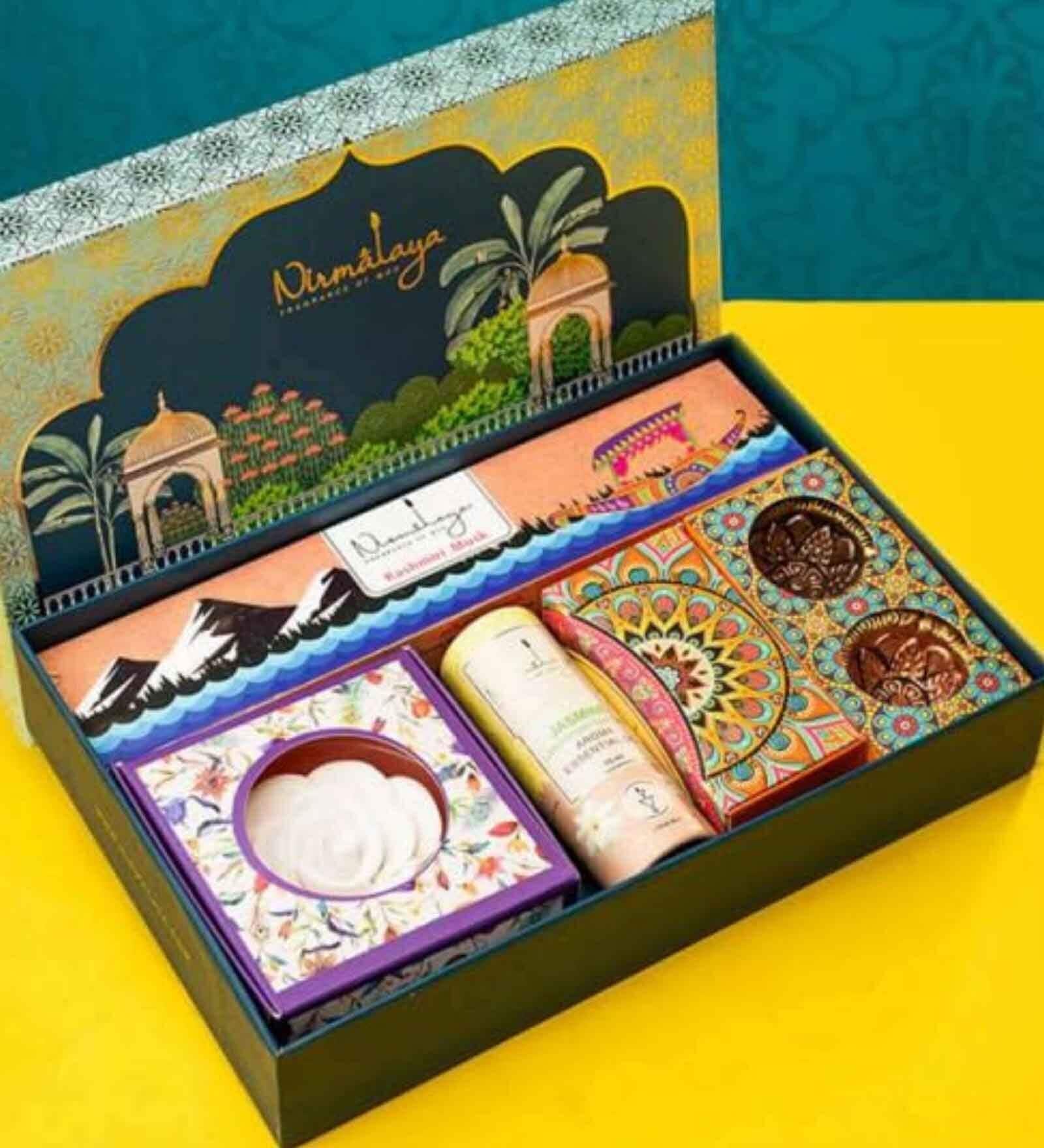 VATIKA Diwali Gift Hamper Incense Cone Box, Incense Sticks and Terracotta Diyas