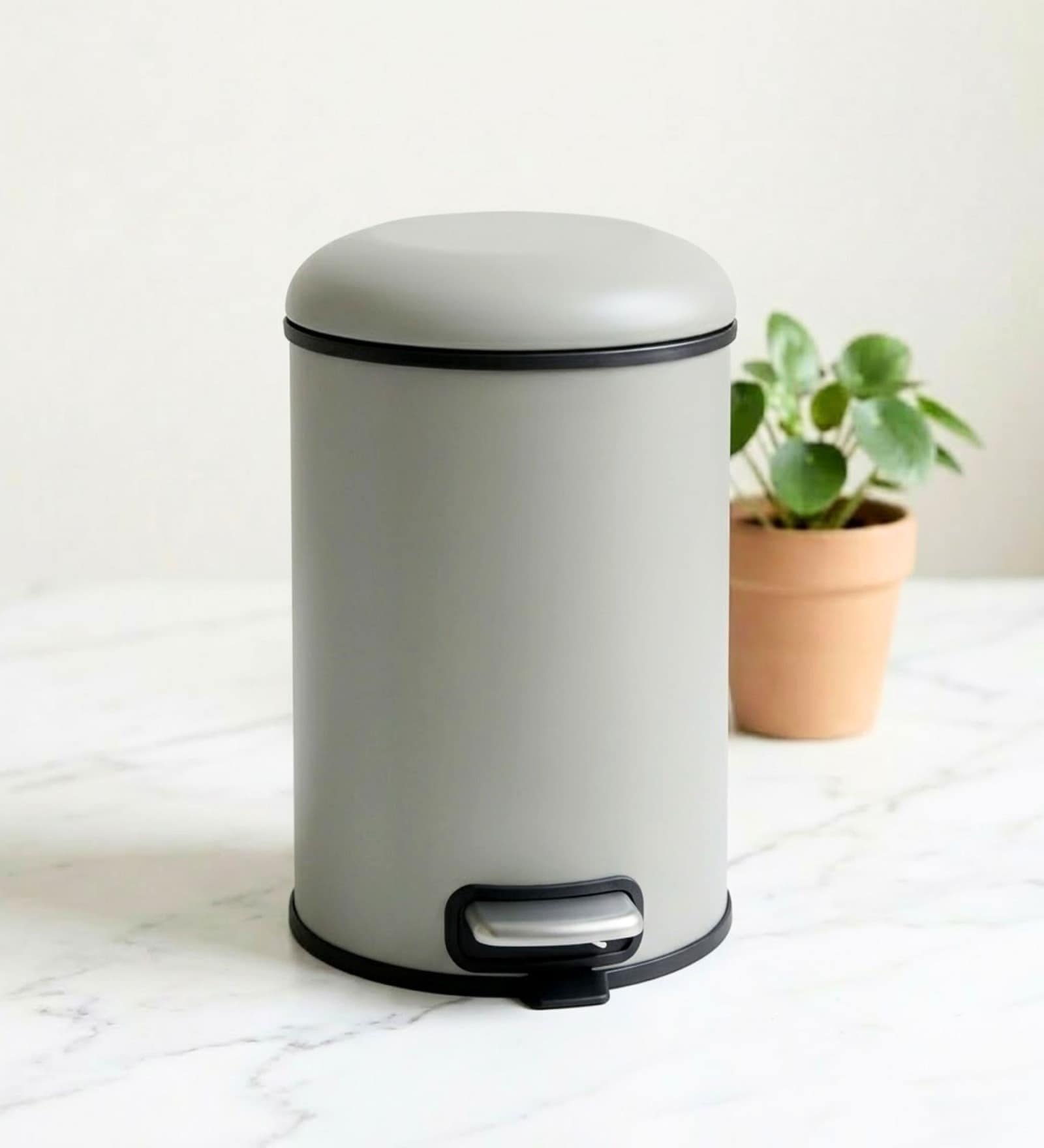 Beige Metal Verona Trash Bin 5 Ltr