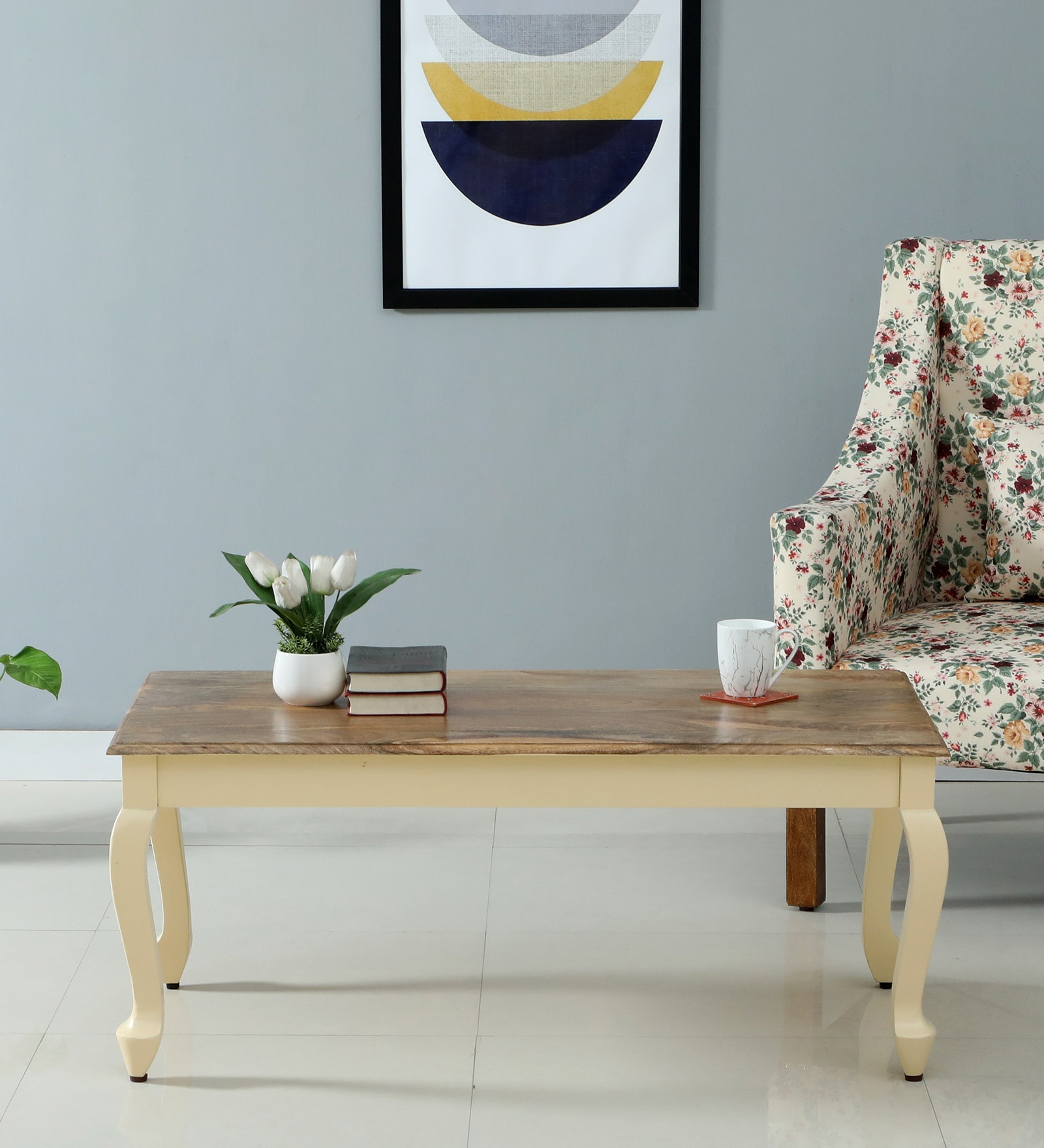 Versaille Solid Wood Coffee Table In Tulip Finish