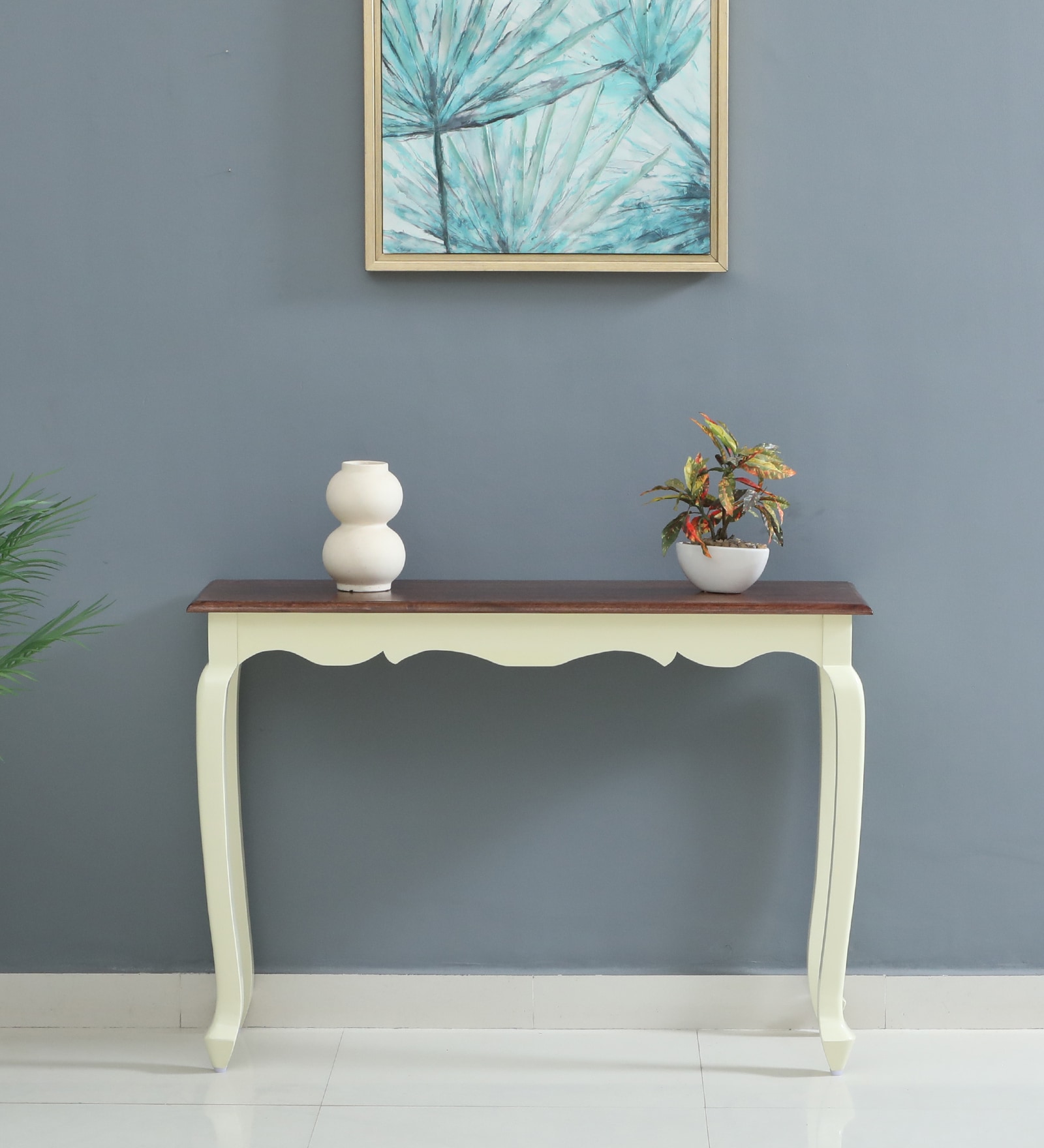 Versaille Solid Wood Console Table In Tulip Finish