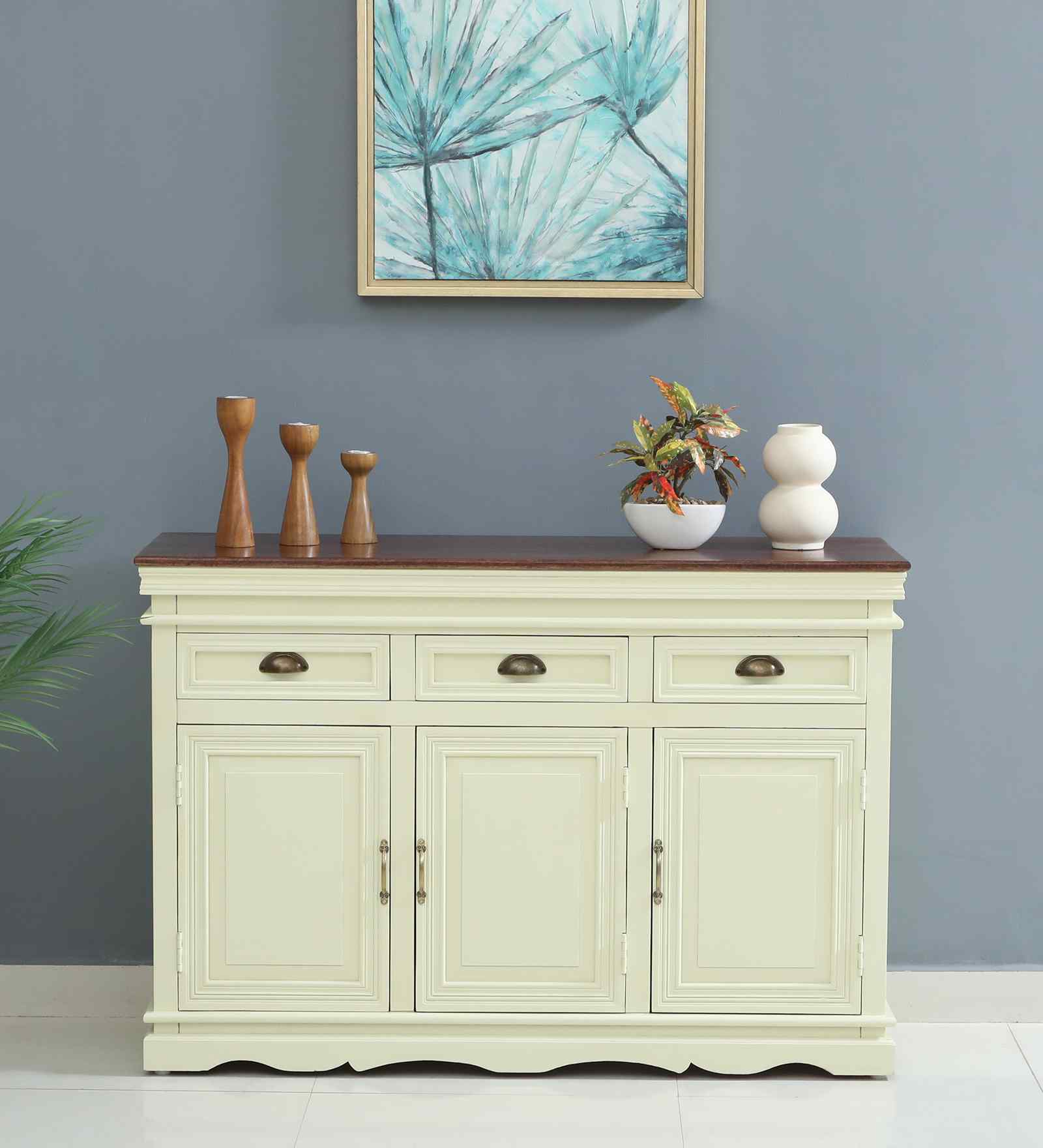 Versaille Solid Wood Sideboard In Tulip Finish