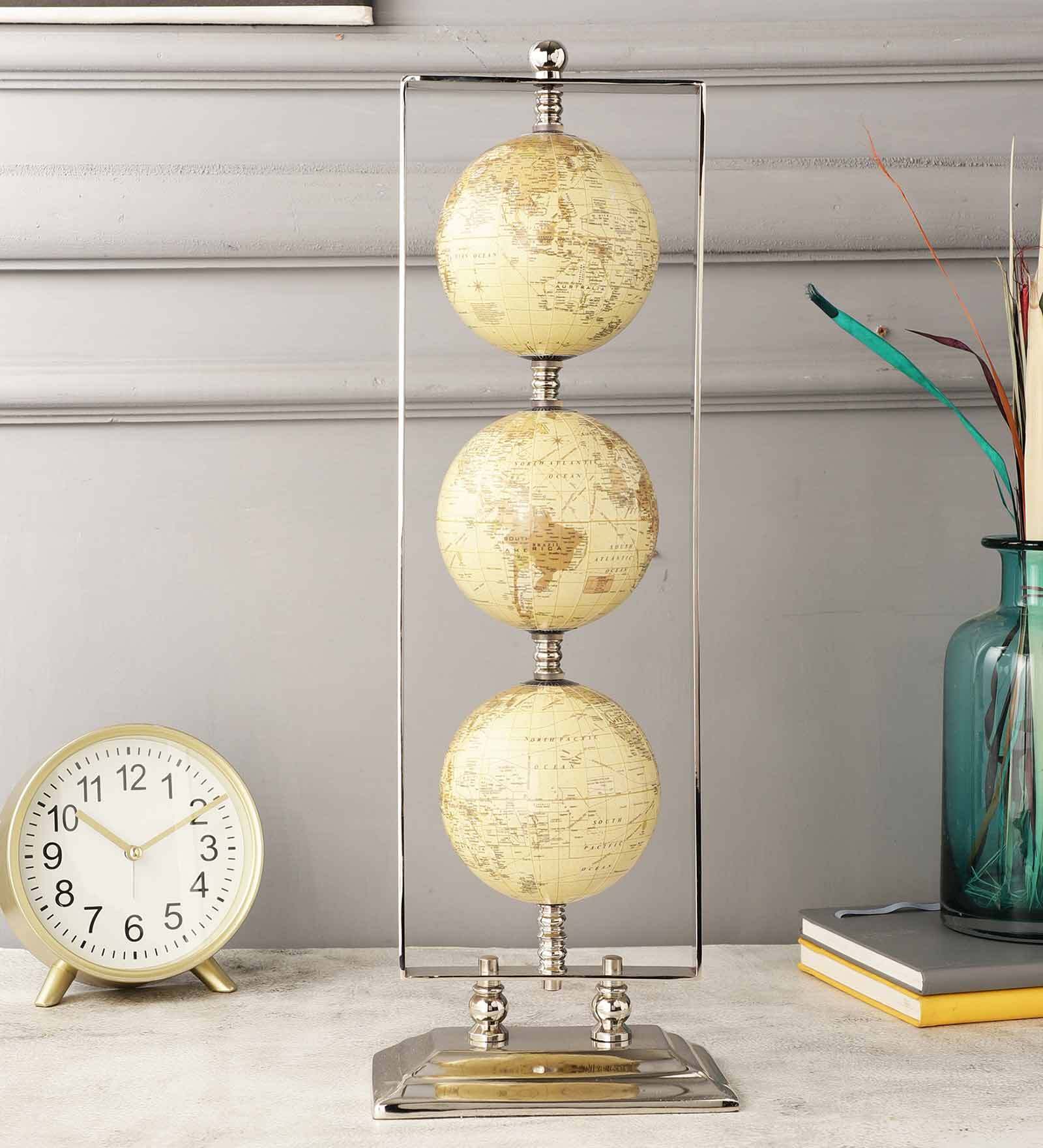 Vertical Triple Cream Iron Table Accent