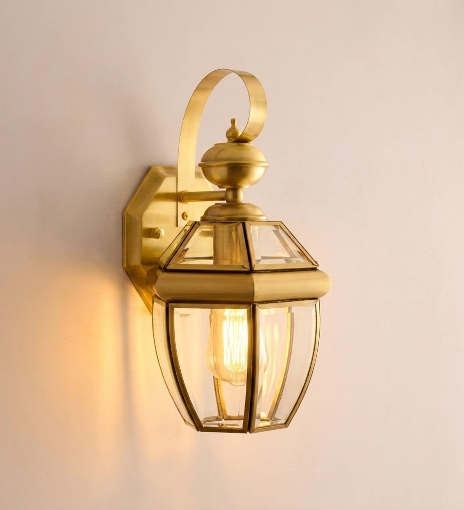 Vintage Brass Outdoor Wall Lantern Light with Clear Glass Shade