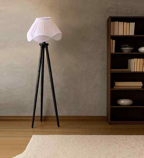 Vintage Pleated Off-White Soft Back Table Lamp With Wooden Base