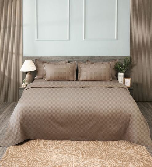 Brown 300TC 100% Cotton Flat Chekered Super King Bedsheet with 2 Pillow Covers