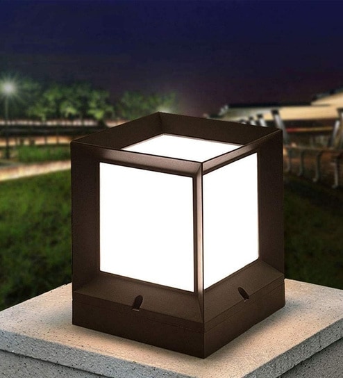Waterproof Gate Light with Wide Glow Design