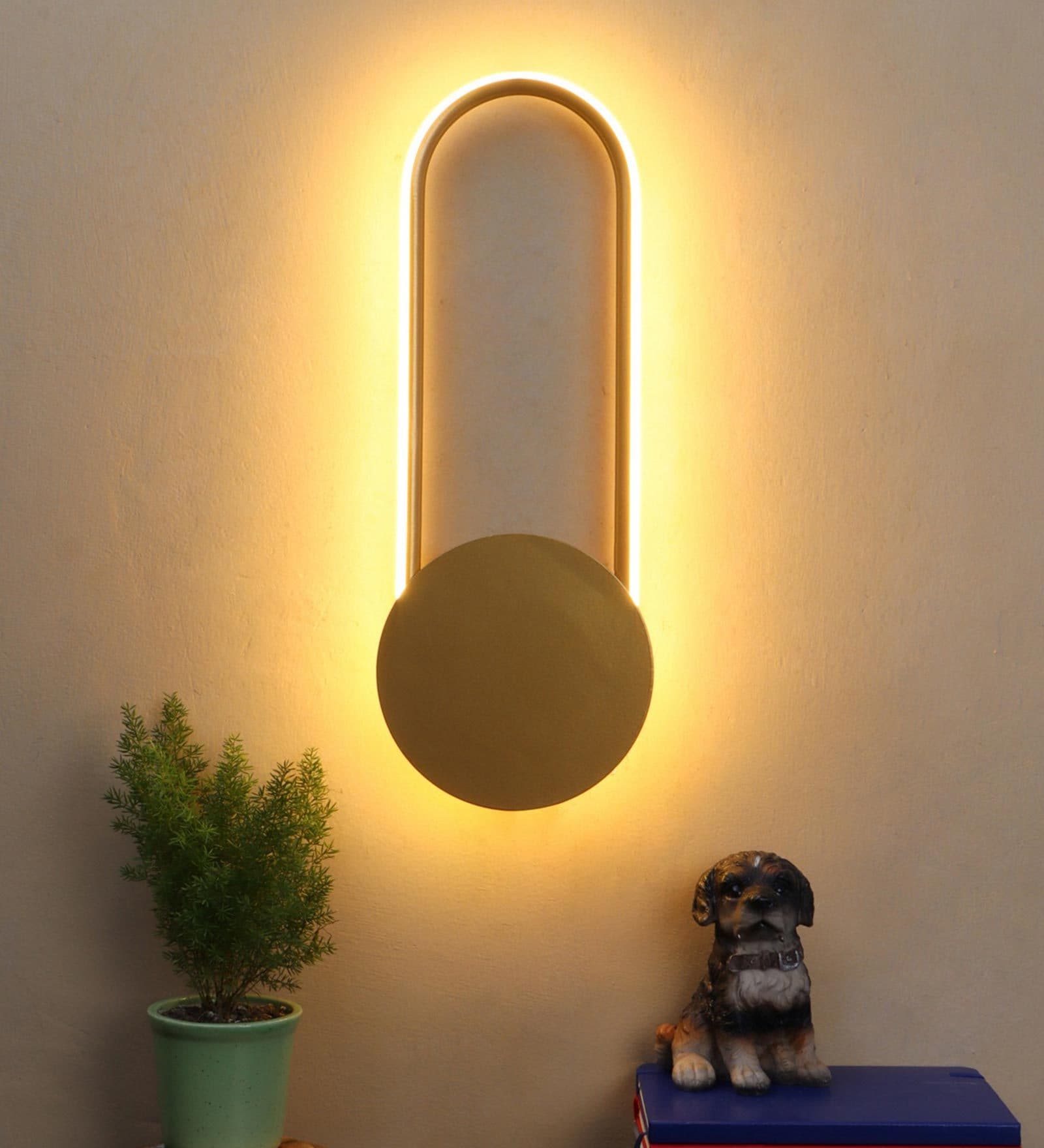 Weikiat Metal Novelty Wall Light (Gold)