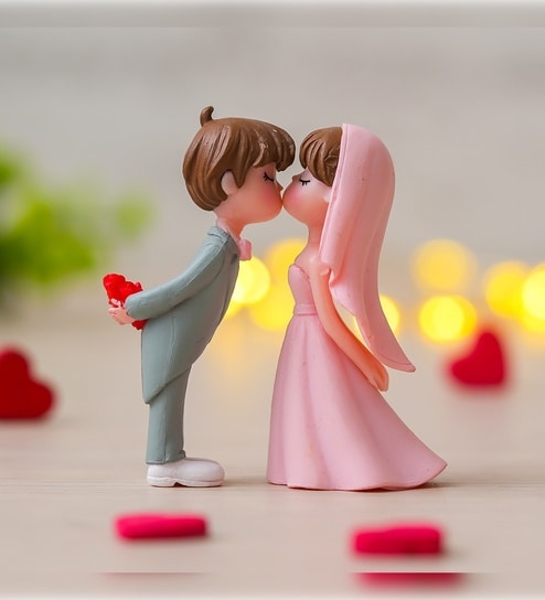 Wedding Romantic Couple Showpiece Valentine Gift