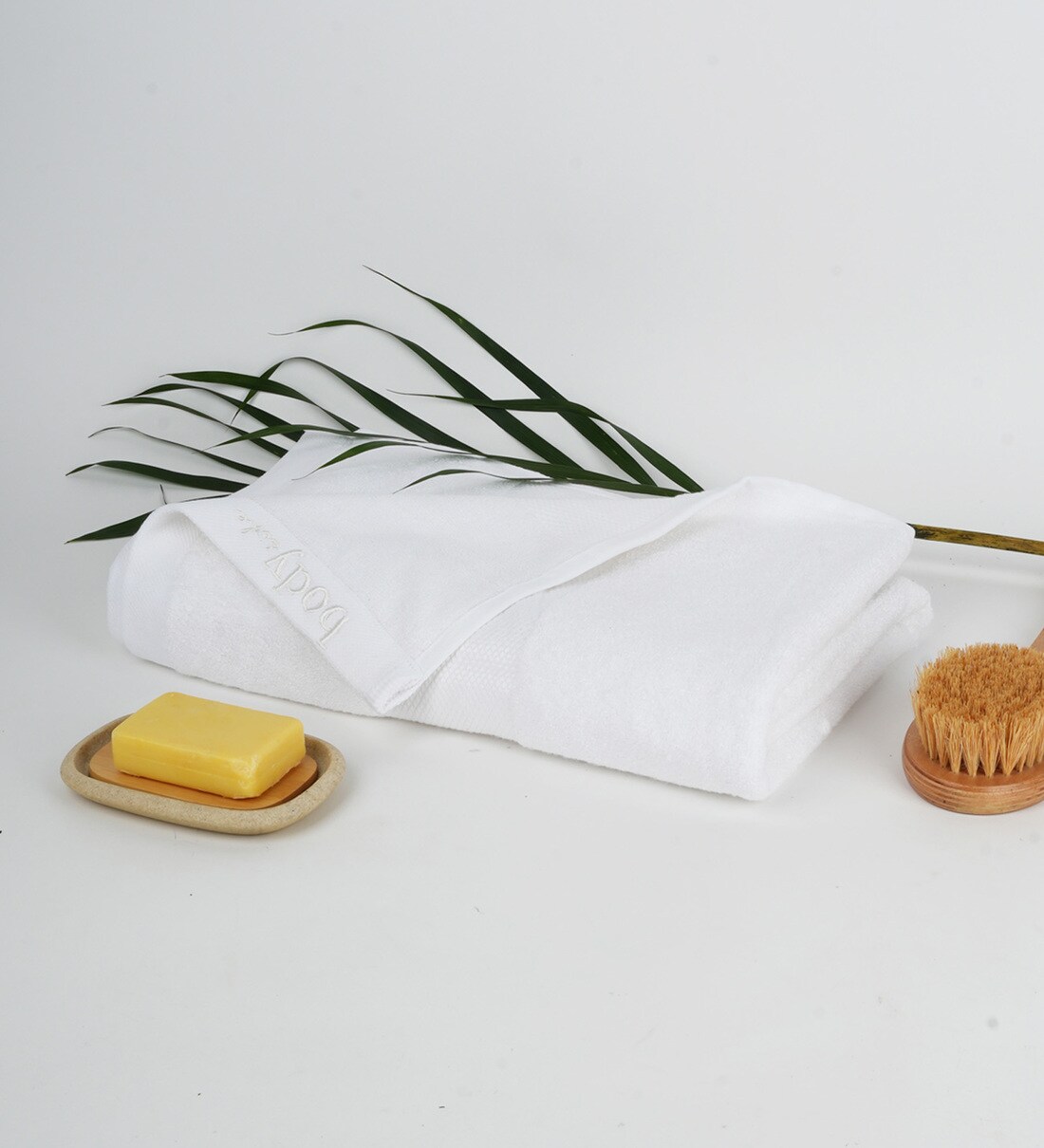 Buy White Bamboo Terry Solid 550 GSM Bath Towel at 100 OFF by DOCTOR TOWELS Pepperfry