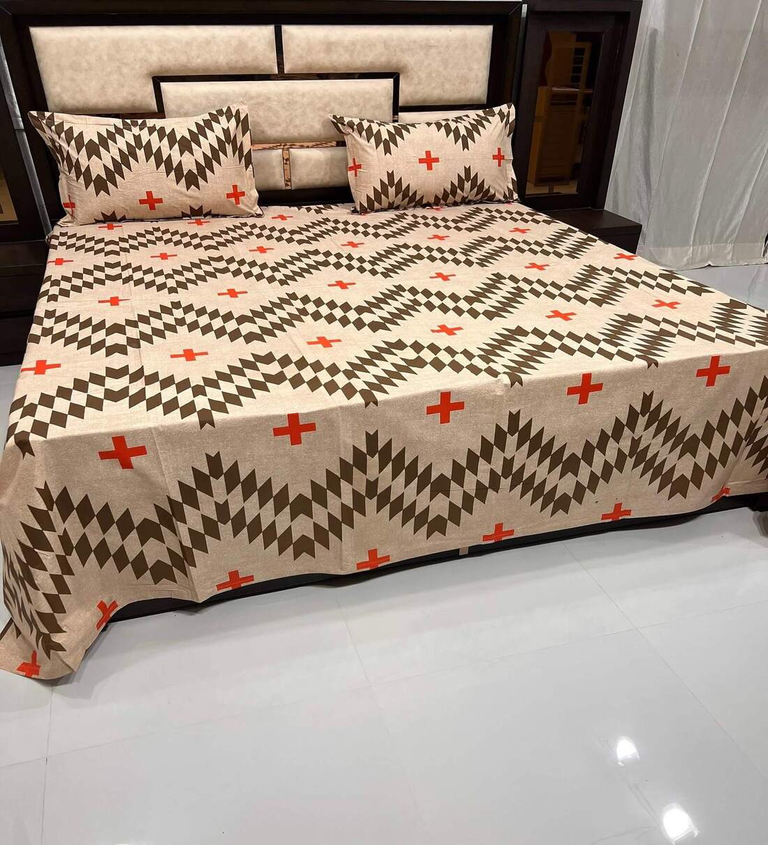 Buy Pink Geometric 400 TC 100 Cotton King Sized Bed Sheets with 2