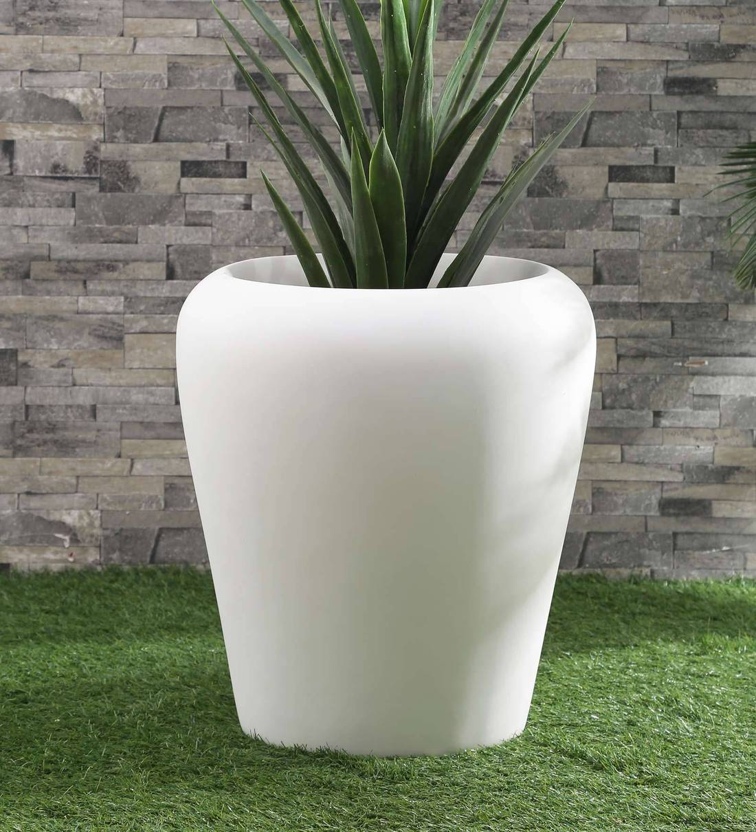 Buy White Polystone Round Shaped Large Planter by Yuccabe Italia at 41% ...