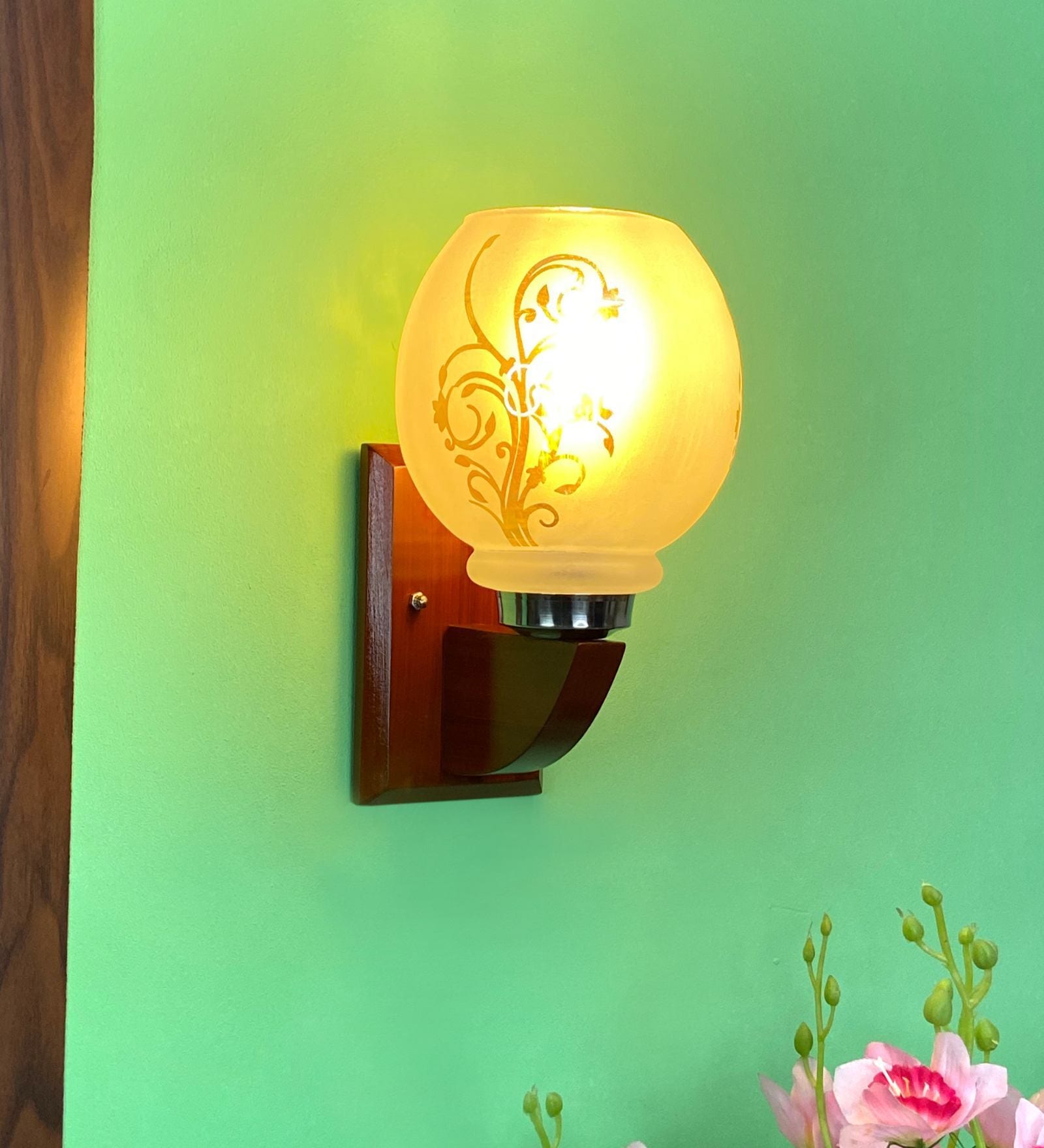 White & Gold E27 holder Wood & Glass Uplight Wall Scone