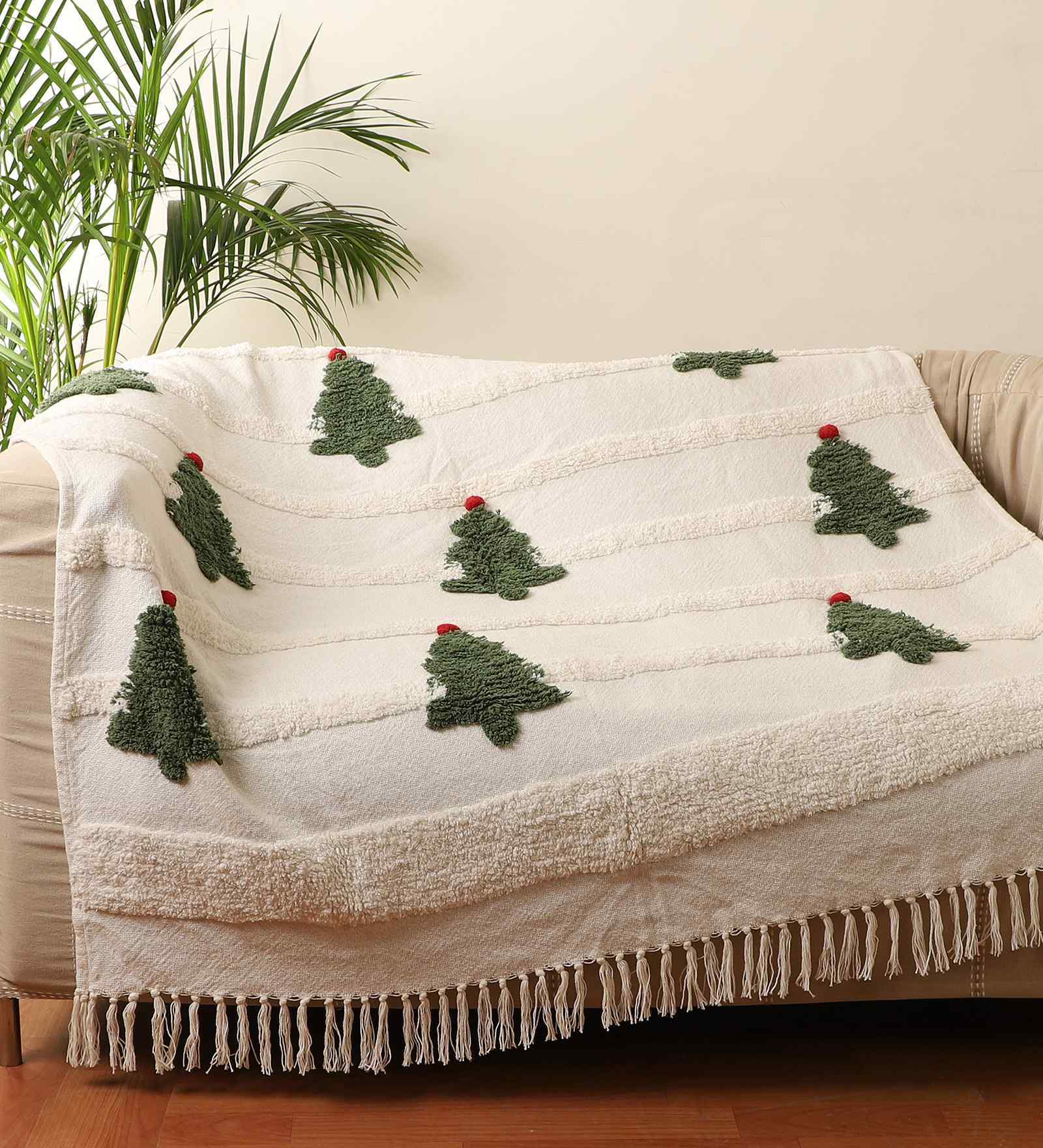 White & Green Cotton Tufted Christmas Tree 50x64 Inches Throw