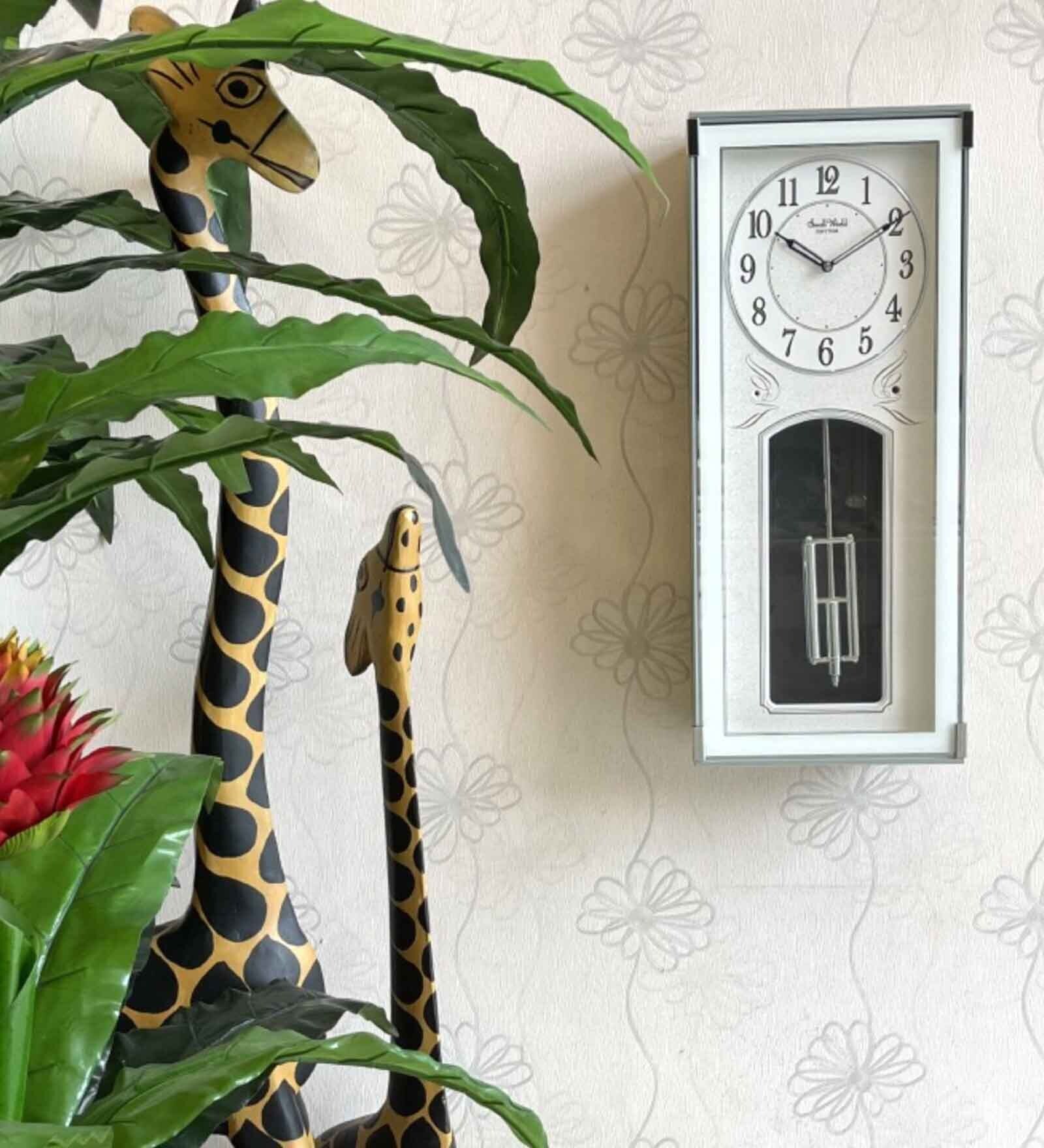 White  Synthetic Plastic Wall Clock